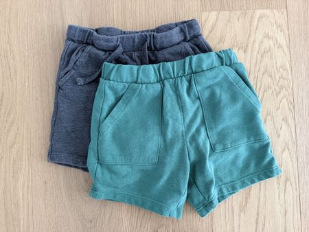 2x Shorts Gr. 104
