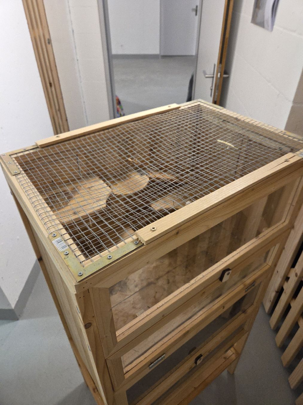 Käfige, Transport & Sicherheit: Nagerkäfig aus Holz – Gebraucht aus Wohlen AG von Hanaya 6
