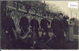 Armee Suisse - Soldaten mit Fahne