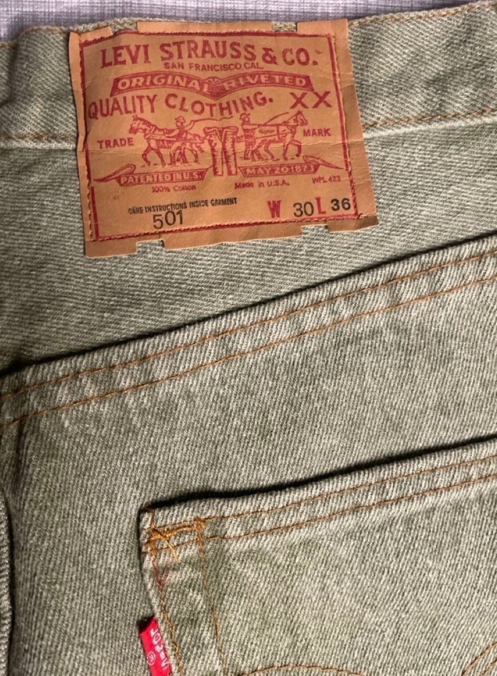 Levi's Pantaloni: Levi’s Hell Grün-Grau W30 L36 – Usato da St. Gallen venduto da bphips 2