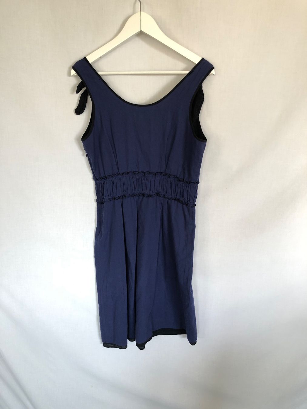 Kleider: Robe sans manches bleu marine cintrée Bruuns Bazaar – Neu (gemäss Beschreibung) aus Coppet von Vanessamode 1