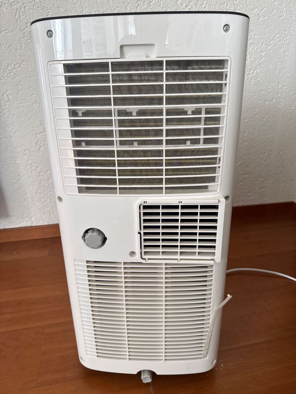 Condizionatori: Mobile Klimaanlage Comfee mit gratis Fensterkit! – Usato da Thalwil venduto da vernasm 2