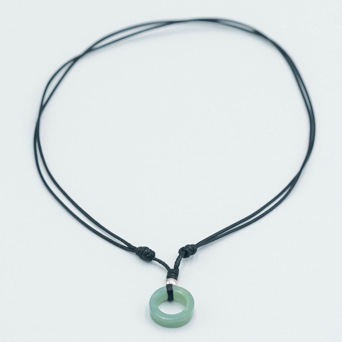 Anhänger: Kantiger Ring aus Jade – Neu und originalverpackt aus Ruggell von JadeShop