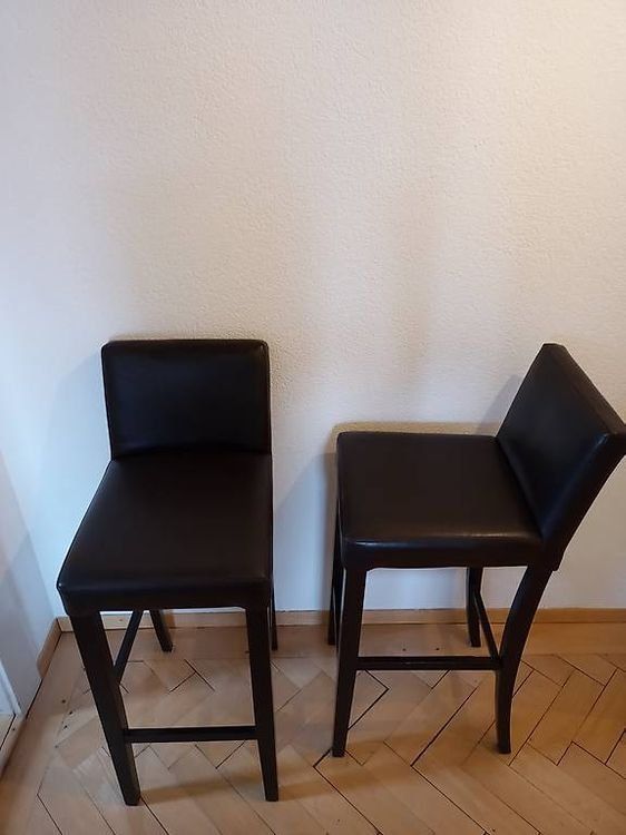 Sgabelli: 2 Barhocker Leder schwarz mit Holzgestell – Usato da Wädenswil venduto da tome70 1
