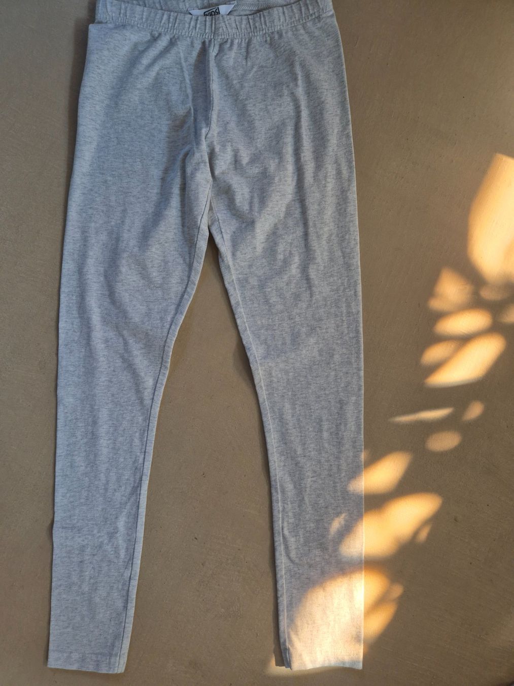 Collants & Leggings: Leggins hellgrau, Gr. 140 – D'occasion à Dietikon par grafad