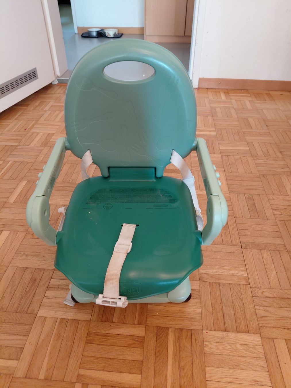 Stühle: Chicco Reise Kindersitz grün – Gebraucht aus Dietikon von Judi_J 5