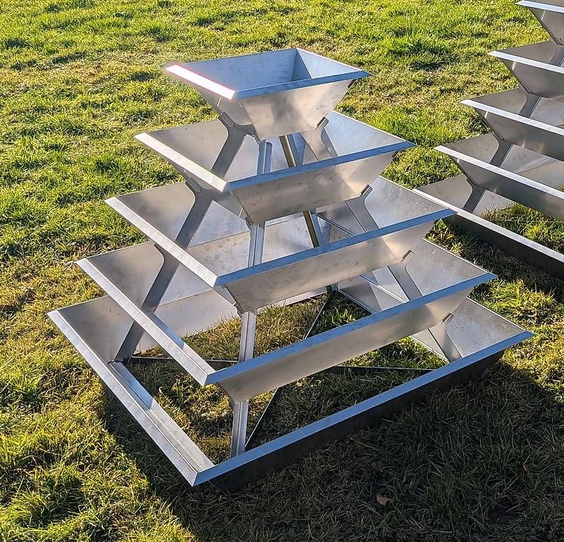 Tutte le decorazioni: Pflanzpyramide / Erdbeerpyramide / Kräuterpyramide – Nuovo e nell'imballaggio originale da Kaltbrunn venduto da Jules1 2
