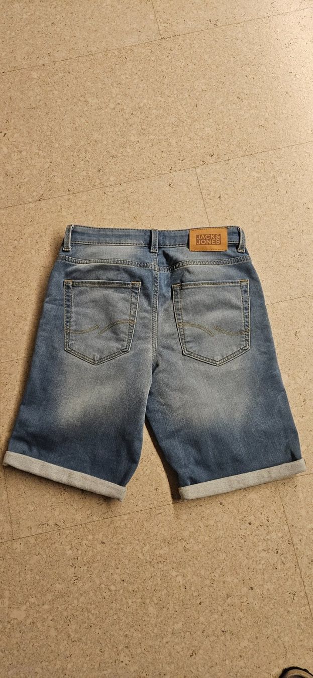 Jack & Jones Pantaloni: kurze Jeanshose – Usato da Münchenbuchsee venduto da Yothu 1