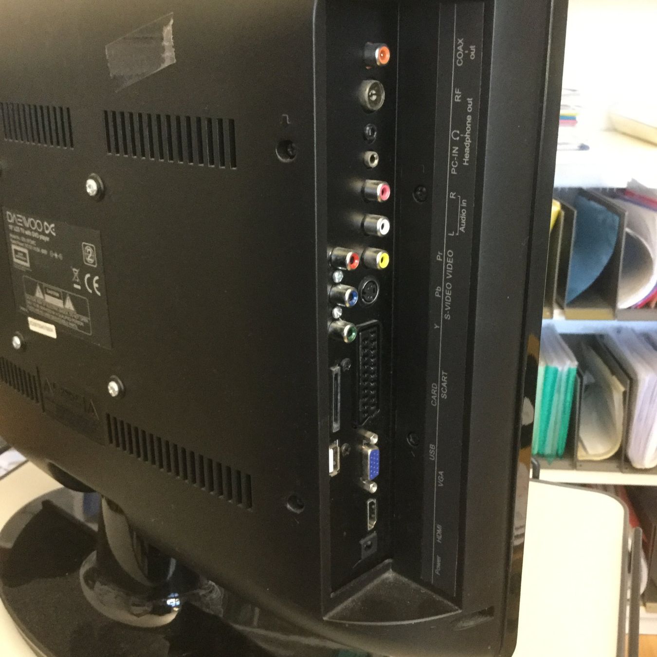 Daewoo Televisori: Téléviseur LCD Daewoo avec lecteur DVD intégré – Usato da Meggen venduto da CHARCOR 5