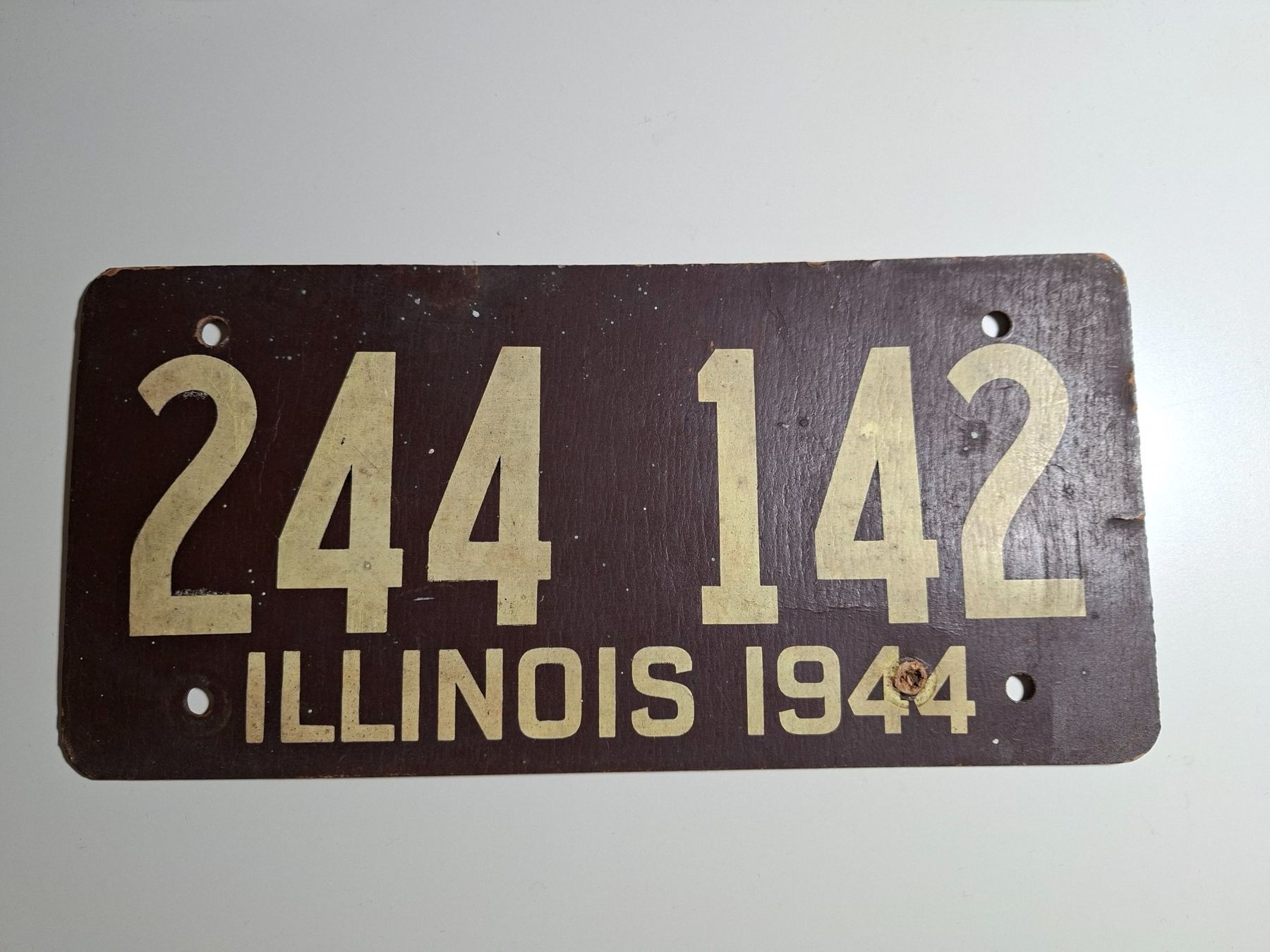 Schilder: NUMMERNSCHILD ILLINOIS 1944 – Gebraucht aus Zug von Coffeeshop