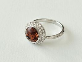 Eleganter Ring mit Swarovski Steinen - Neu