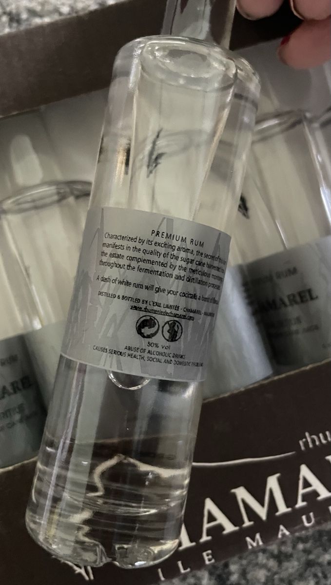 Bevande alcoliche: Chamarel Rum Mauritius, Mini Fläschli, 5cl, Geschenkpackung – Nuovo e nell'imballaggio originale da Au ZH venduto da Jaggy4 2