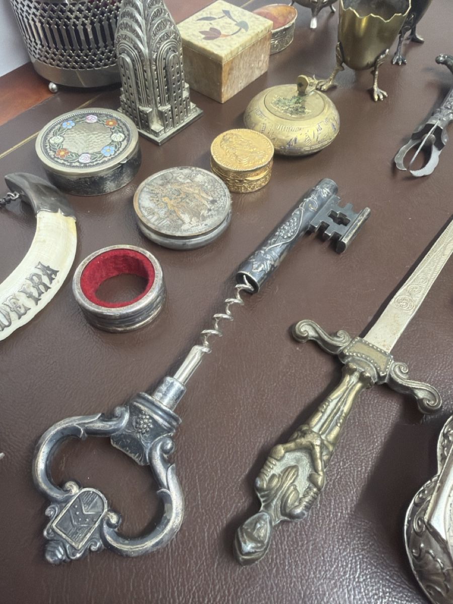 Tutte le decorazioni: Lot de divers objets – Usato da Bôle venduto da K200C 5