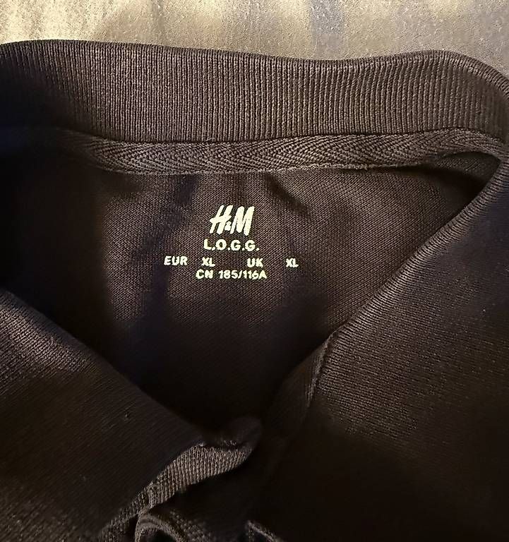 Magliette Polo: H&M Polo Shirt schwarz  – Usato da Wädenswil venduto da dom_pz5d 2