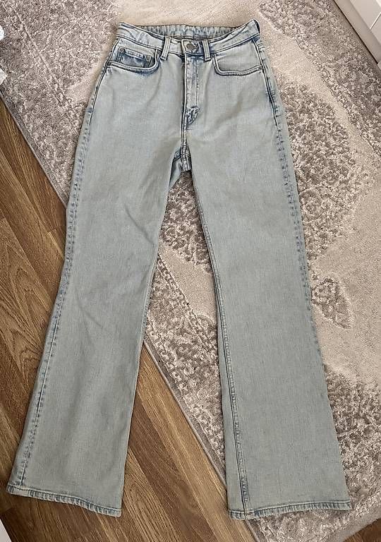 Jeans: Weekday Jeans – Gebraucht aus Laufen von dur_6vym 1
