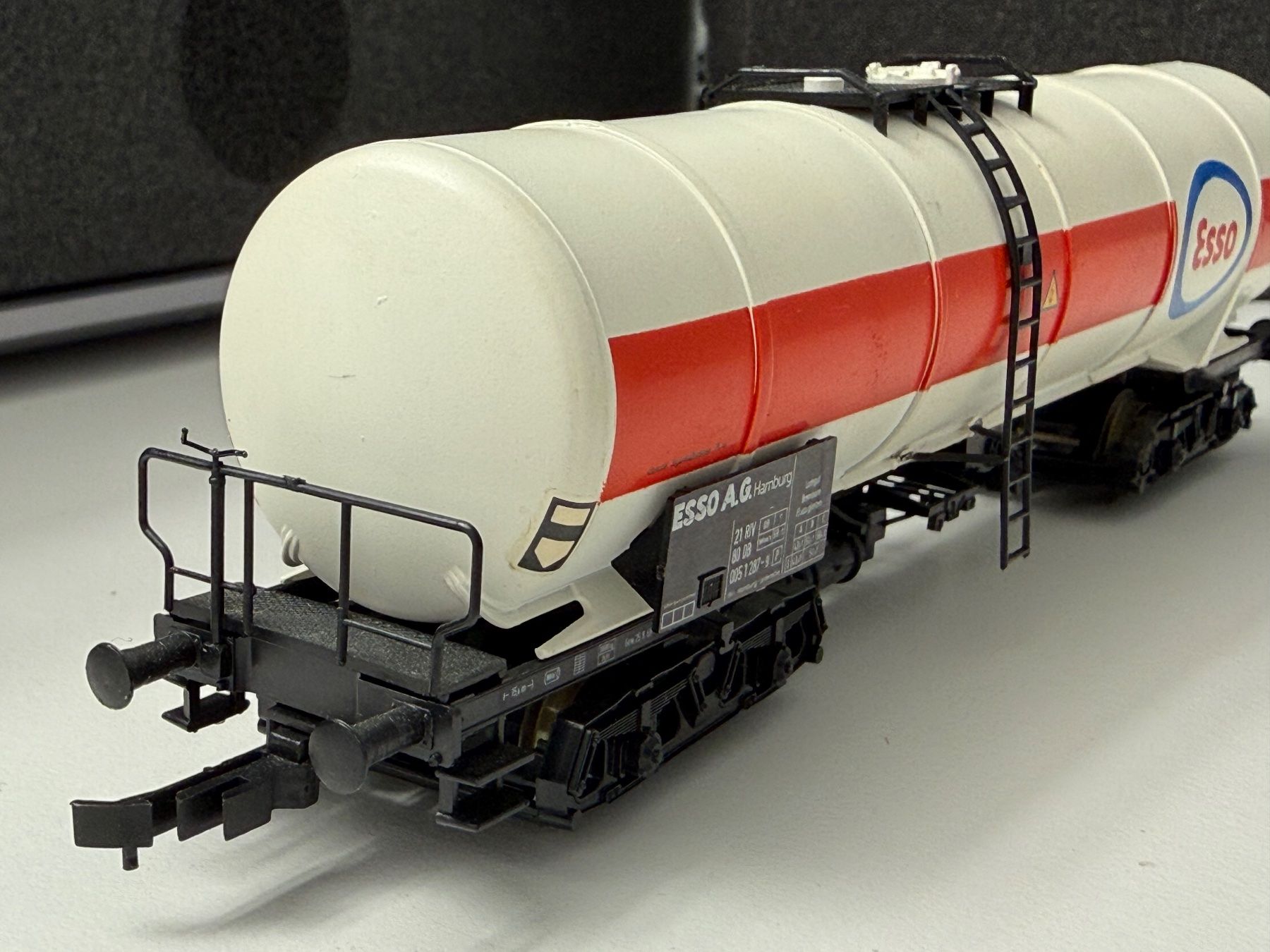 Roco Modellini di ferrovie: Roco 4365D DB Kesselwsgen ESSO / DC HO – Usato da Jonschwil venduto da sutfra12