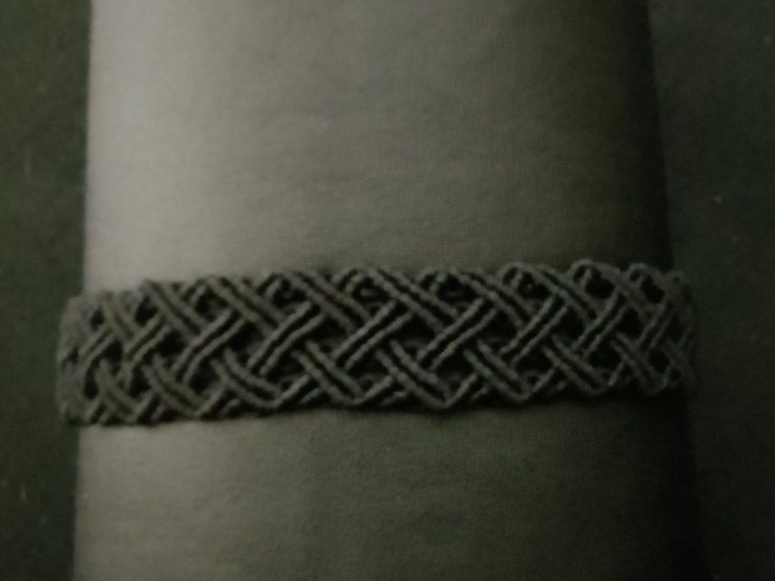 Bracciali & Braccialetti: Makramee Armband mit keltischem Unendlichkeitsknoten Muster – Nuovo (secondo la descrizione) da Pfäffikon ZH venduto da Emporos_42