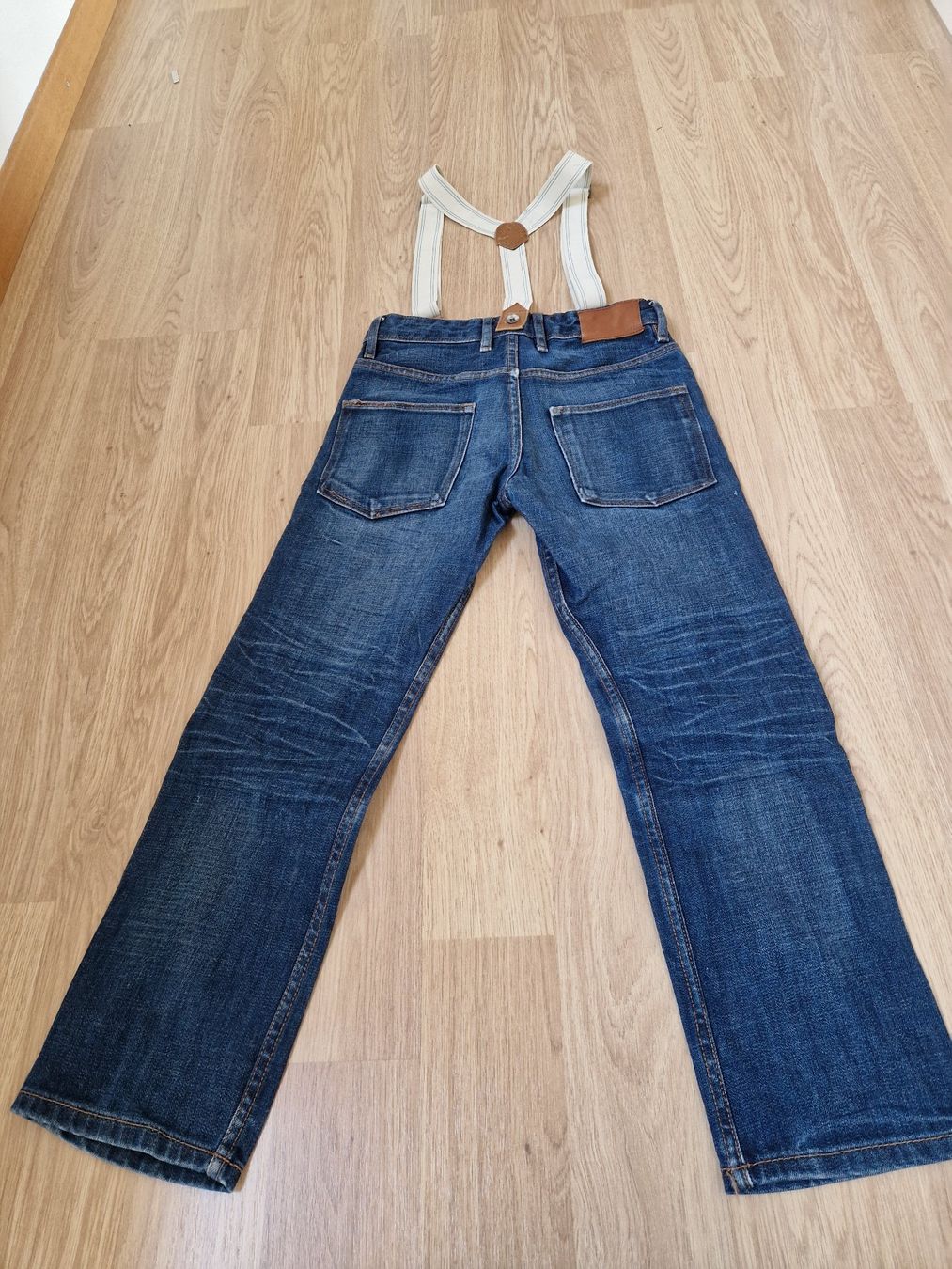 H&M Pantaloni: Coole Jeans mit Hosenträger 134 – Usato da Giswil venduto da monimaus08 1