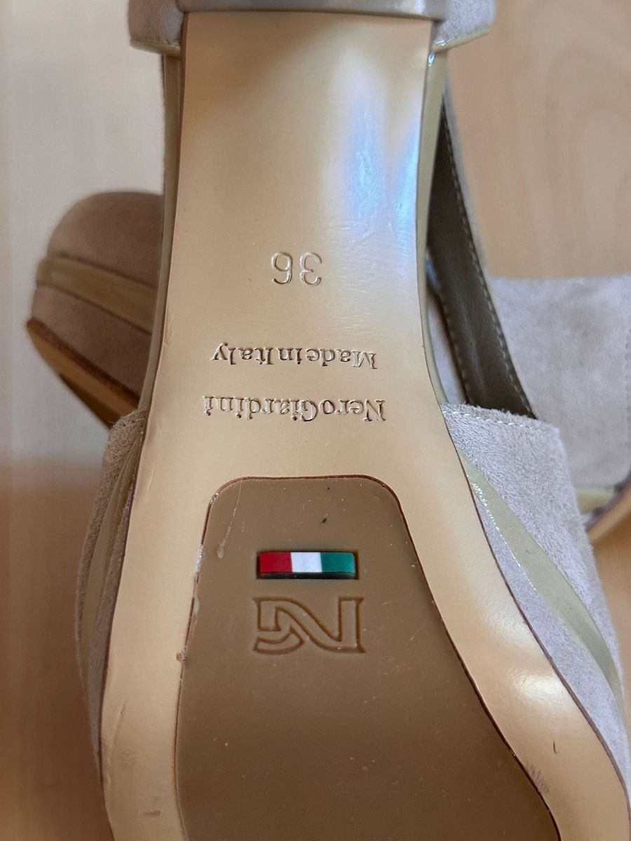 Scarpe da donna: Escarpins NeroGiardini beige en daim – Nuovo (secondo la descrizione) da Villeneuve VD venduto da tat_9fhl 4