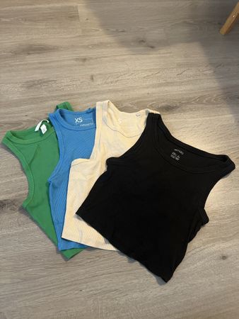 Lot de 4 débardeurs côtelés