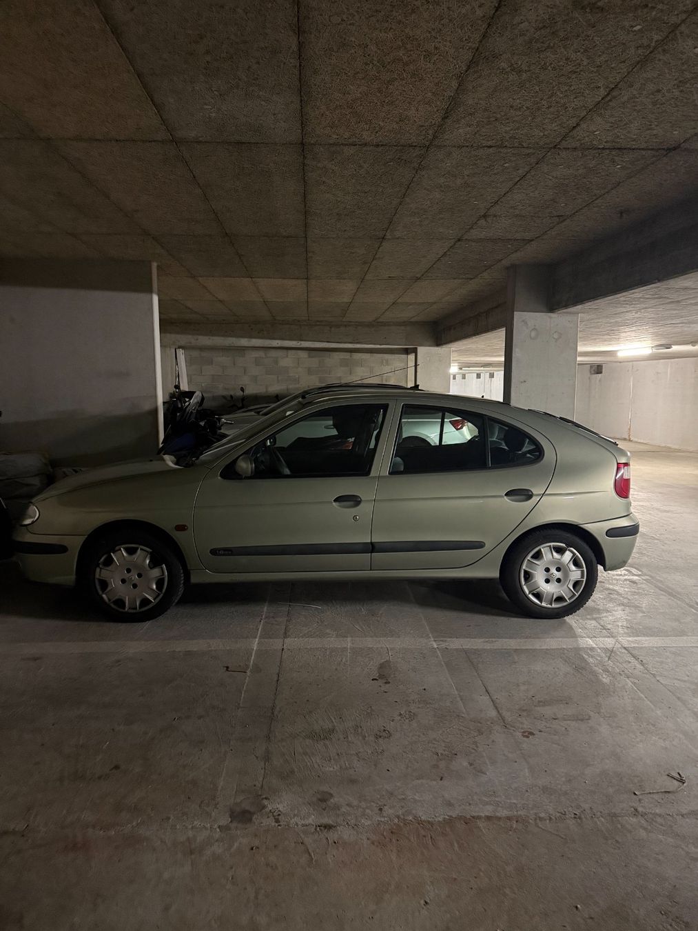 Renault Automobili: Renault Mégane – Usato da Plan-les-Ouates venduto da shop2sapes 1