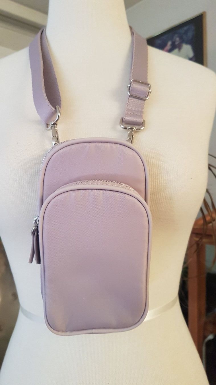 Aiku Taschen für Damen: Blasslila Umhängetäschchen – Neu (gemäss Beschreibung) aus Oberengstringen von Asteroid56