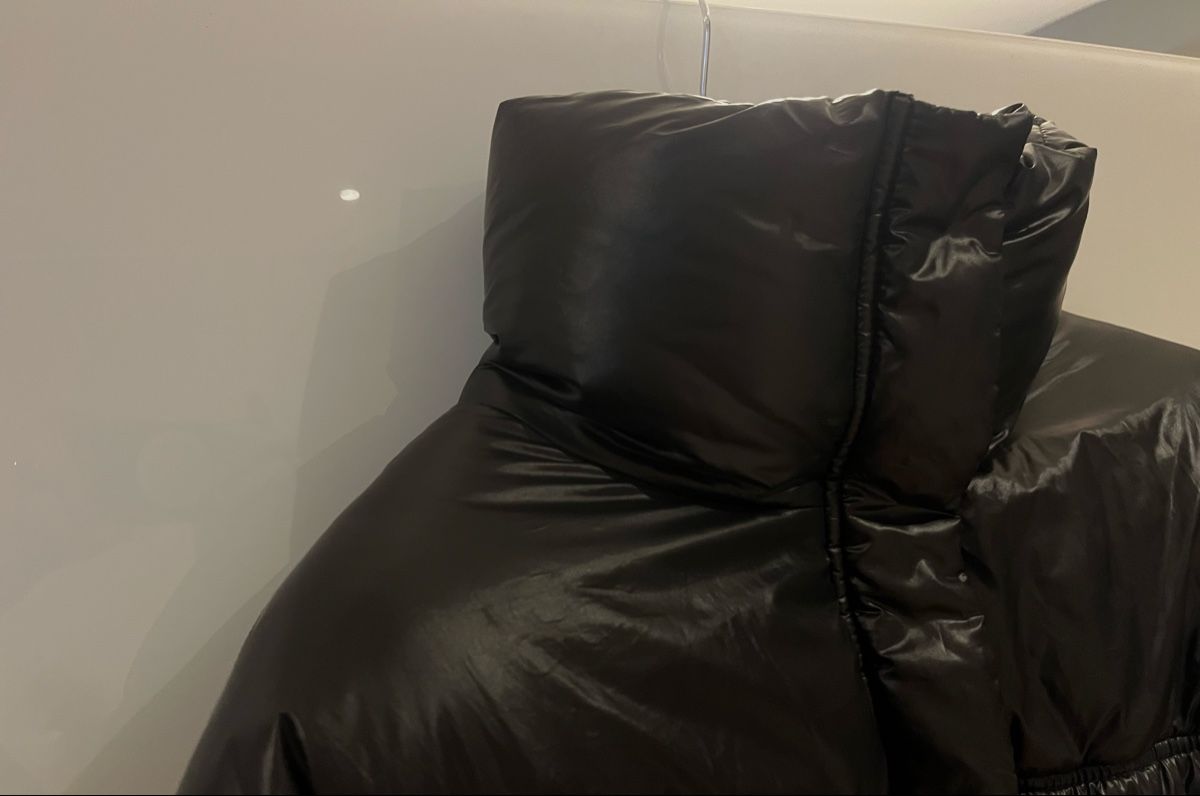 H&M Jacken: Daunenjacke schwarz – Neu (gemäss Beschreibung) aus St. Gallen von lun_2szn 1