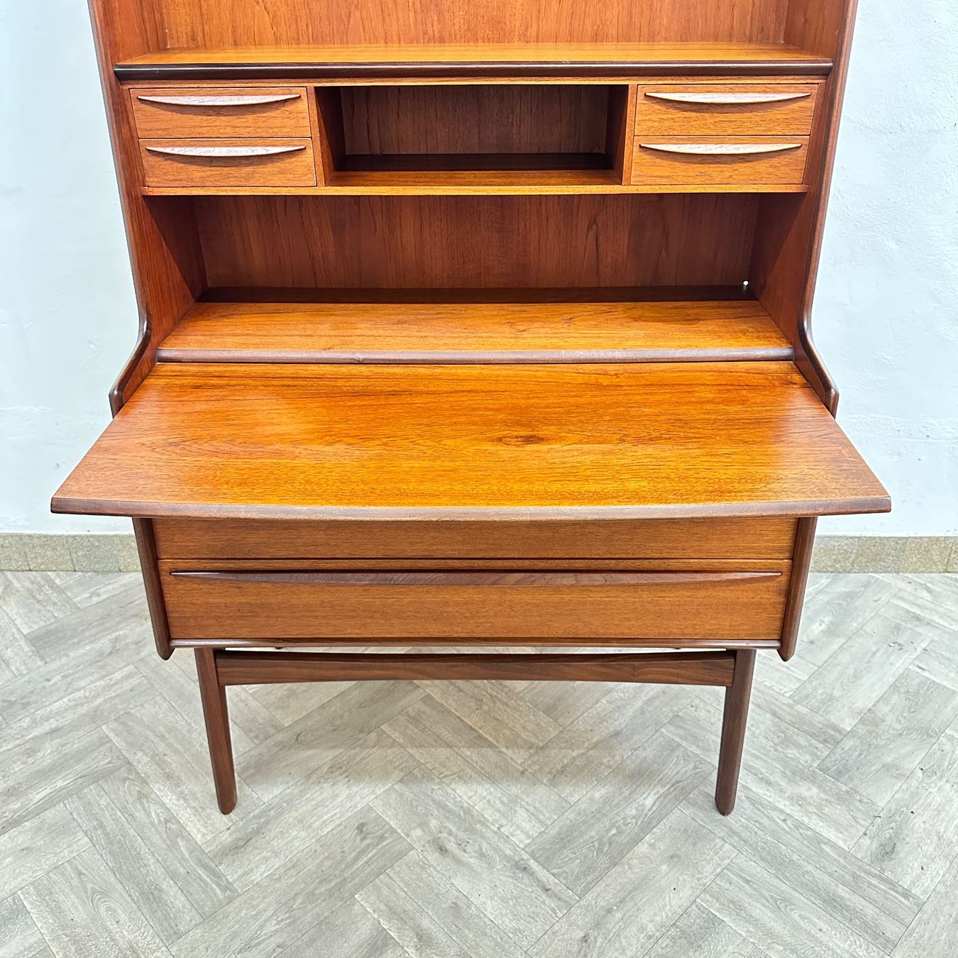 Cassettiere: Mid Century danish teak Highboard / Secretary – Usato da basel venduto da vintory.ch 4