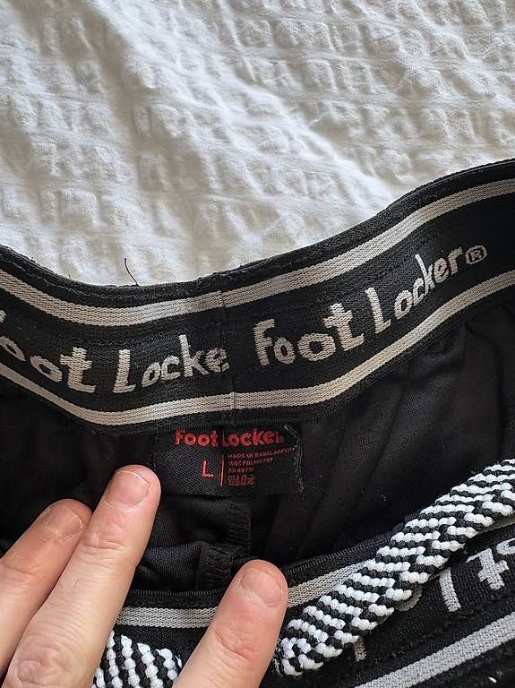 Pantaloni: Foot Locker - Short noir basket taille L – Usato da Geneve venduto da tom_d7f8 1