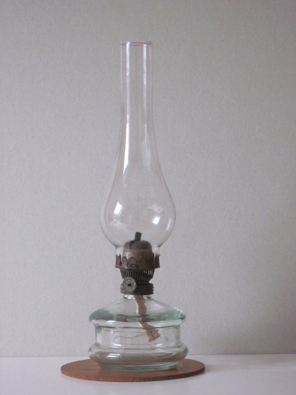 Lampade: Öl Lampe Petrol Lampe mit Glaskolben – Usato da Feuerthalen venduto da mam_5l7b 7