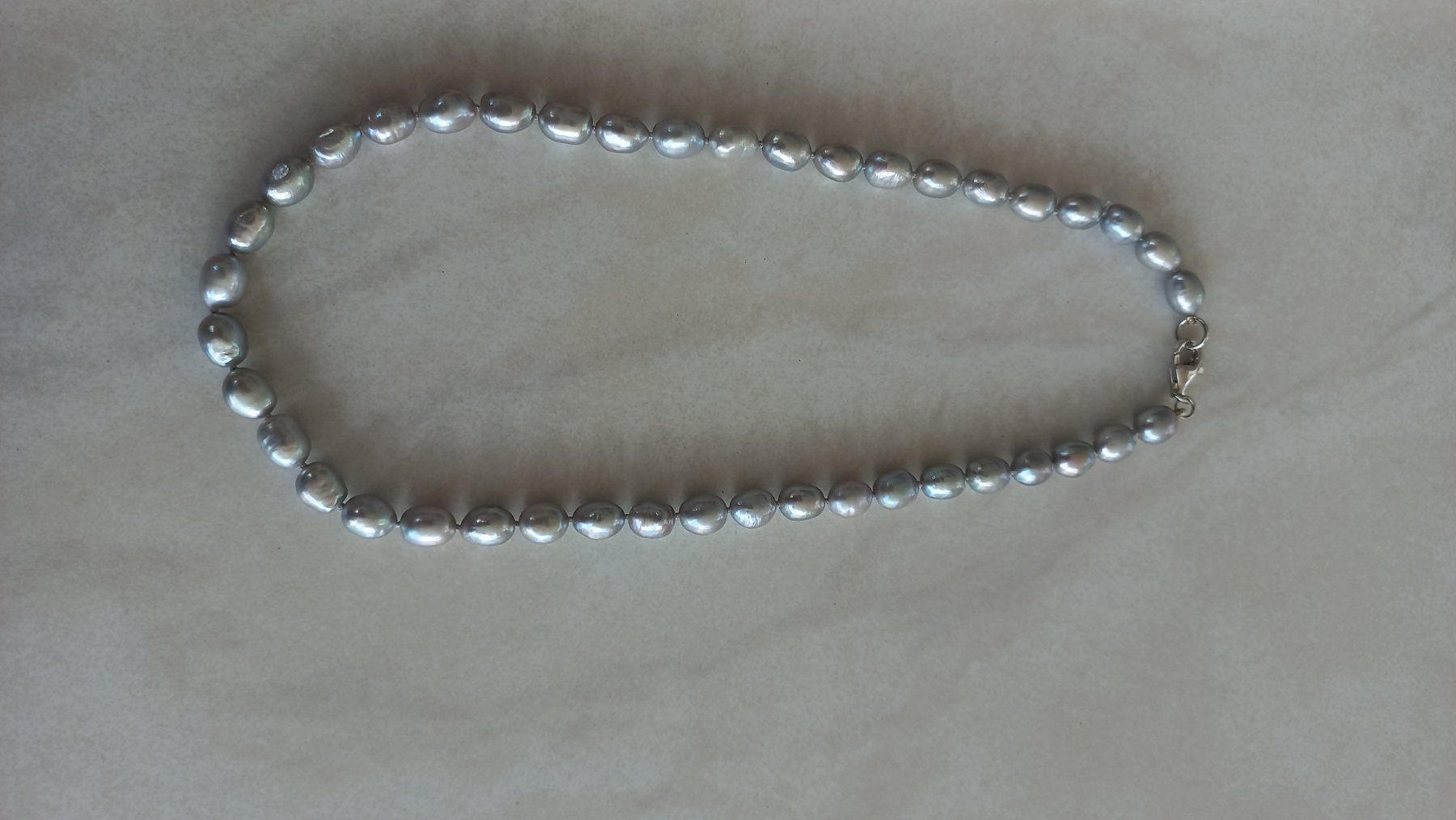 Ketten: Elegante Perlenkette, Silber, Süsswasserperlen 45cm – Neu und originalverpackt aus Winistorf von acreativ 1