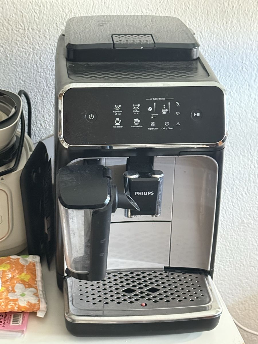 Philips Macchine per caffè & Macchine per espresso: Machine à café automatique Philips LatteGo EP2230 – Usato da Genève venduto da you_72vx