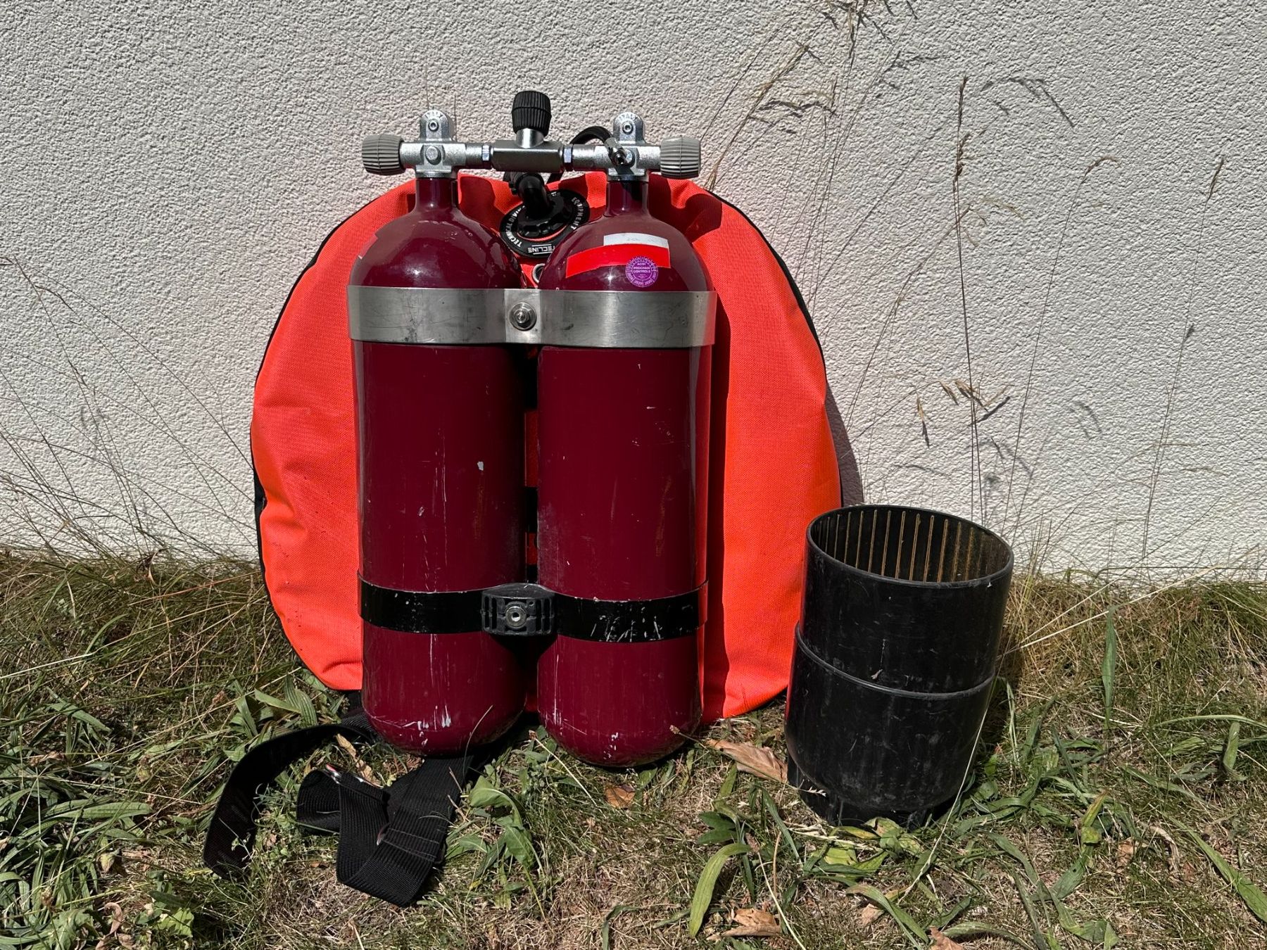 Bombole da sub: Bi-bouteilles avec harnais – Usato da Reconvilier venduto da c2z_5kjc 2
