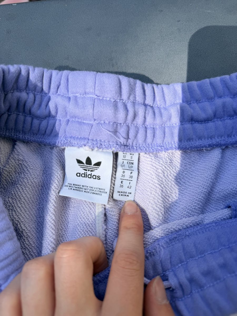Adidas Pantalons: Adidas Trainerhosen Damen – Neuf (Voir description) à Steinmaur par zoe_7mxj 1