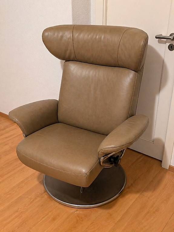 Poltrone: Leder Sessel und Hocker – Usato da Zürich venduto da nik_22w8