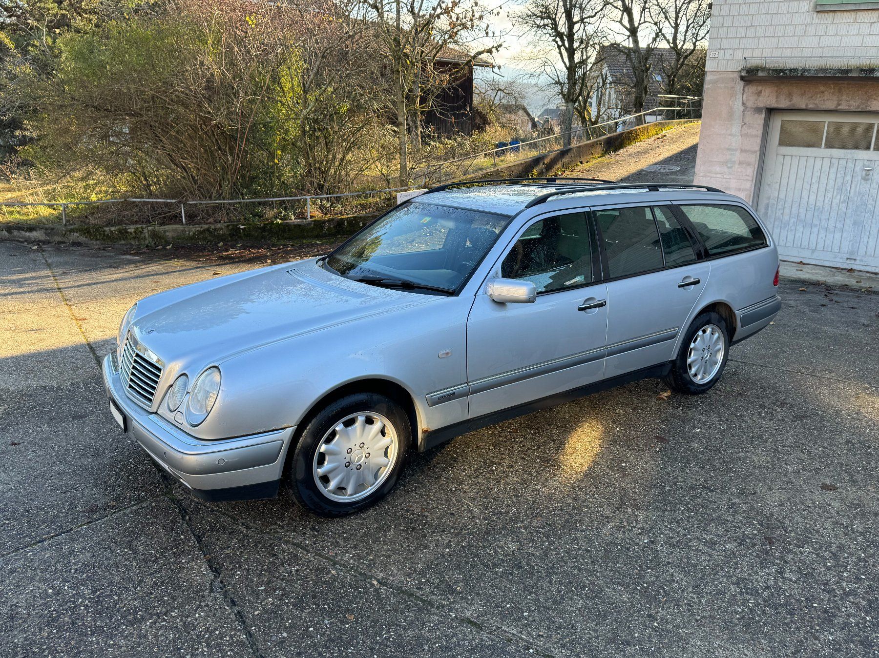 Mercedes-Benz Autos: Mercedes W210 E 300 TD – Gebraucht aus Nuglar von