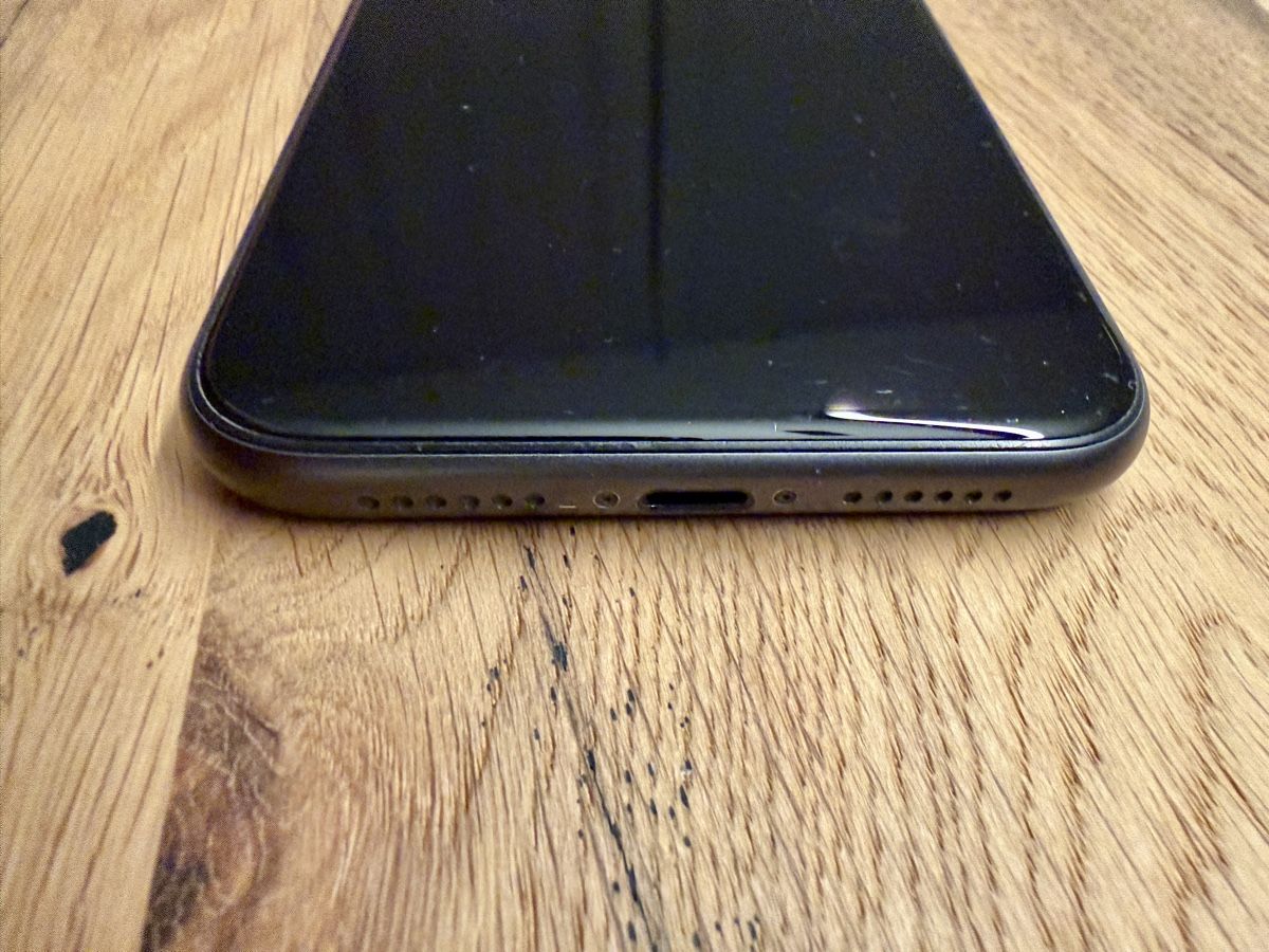Apple Handys / Smartphones: Apple iPhone 11 64 GB Schwarz – Gebraucht aus Appenzell von ina_xvz9 4
