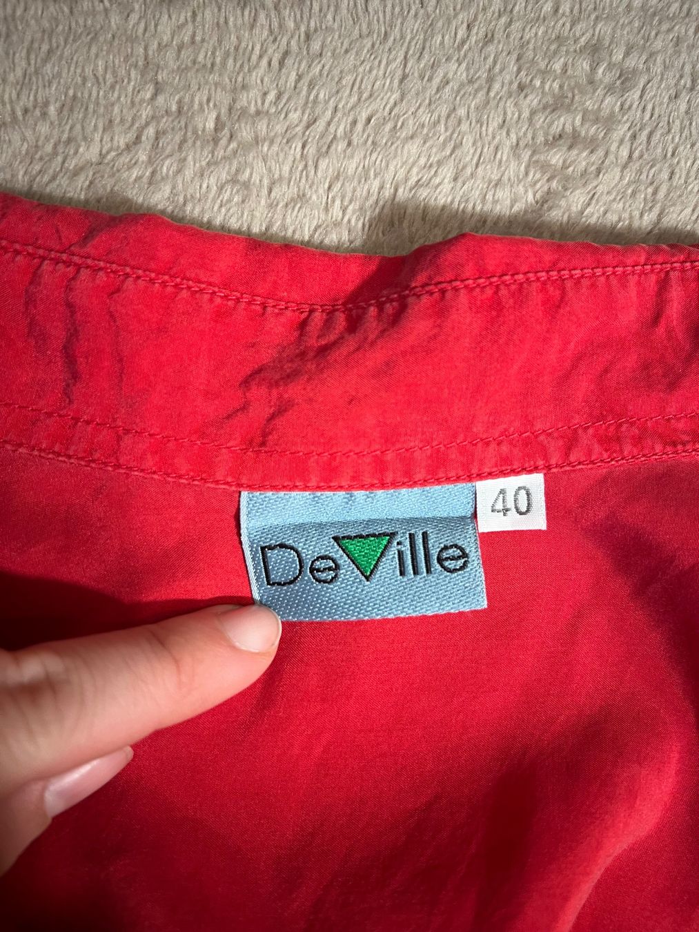 Chemisiers: Rote Sommerbluse von Deville, Grösse 40, Top Zustand! – D'occasion à Bottenwil par topshop 1