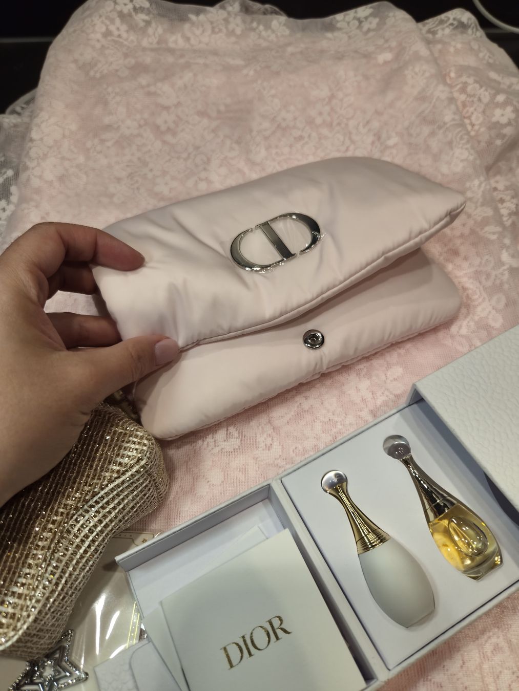 Dior Accessori per capelli: Dior Gifts Set – Nuovo (secondo la descrizione) da Thun venduto da inuyasha93 3
