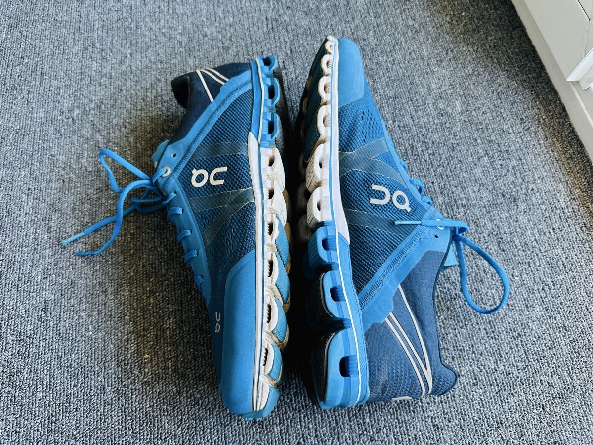 On Scarpe da uomo: ON CLOUDFLOW homme taille 44 bleu – Usato da Bulle venduto da LeMoleson 3