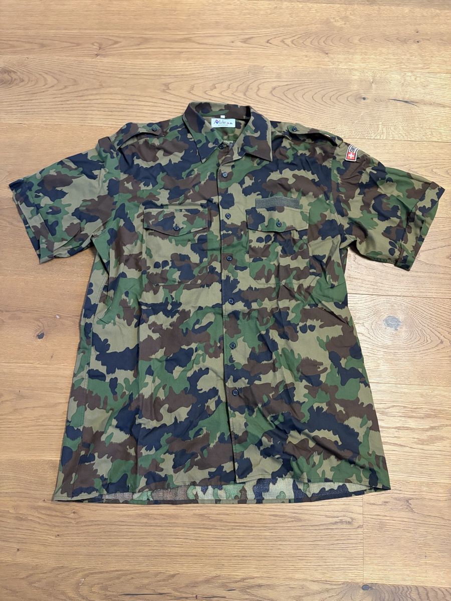 Schweizer Armee Camicie: Schweizer Armee Hemd kurzarm Tarnmuster – Usato da Langnau i. E. venduto da balu82