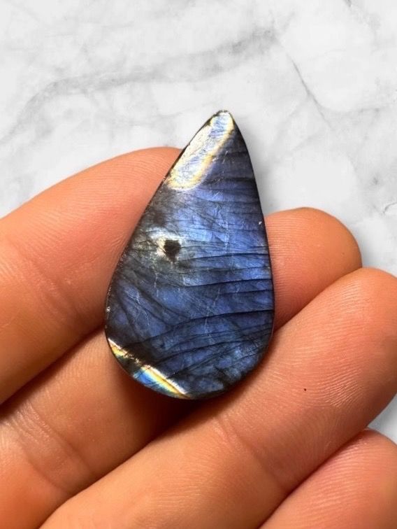 Mineralien & Heilsteine: Labradorit Cabochon wunderschön in Blau, 40ct – Neu und originalverpackt aus Männedorf von cab_cb8m