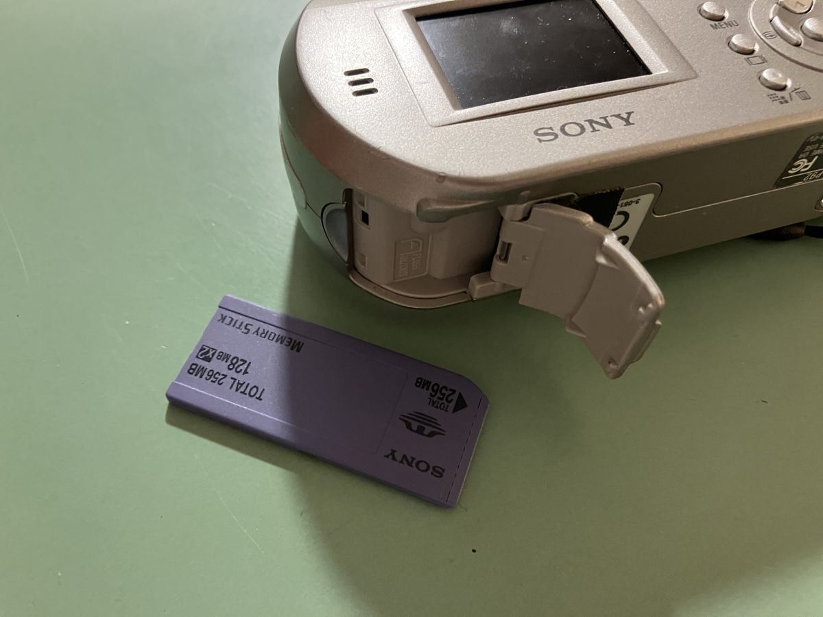 Sony Fotocamera: Sony Cypershot Kamera  – Usato da Zürich venduto da bluejeans- 4