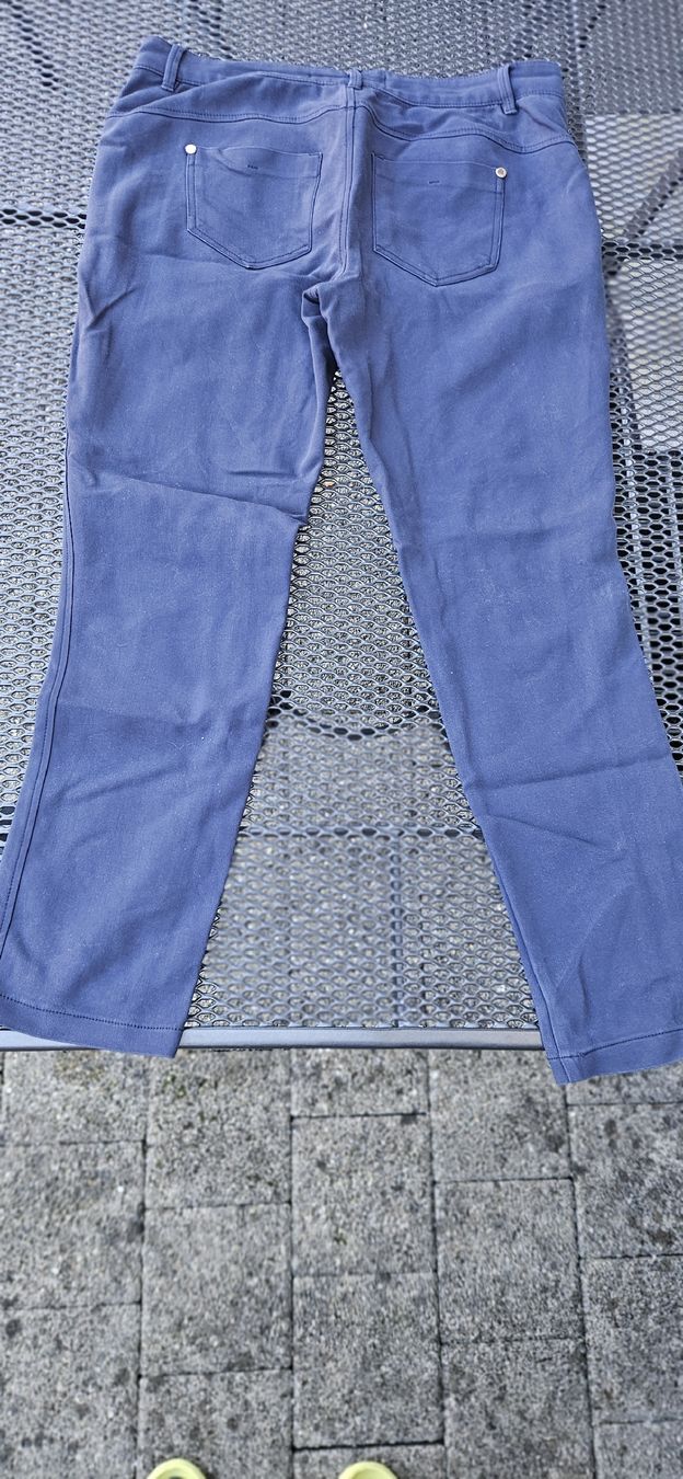 Hosen: Damenhose – Gebraucht aus Kollbrunn von Ignjat1211