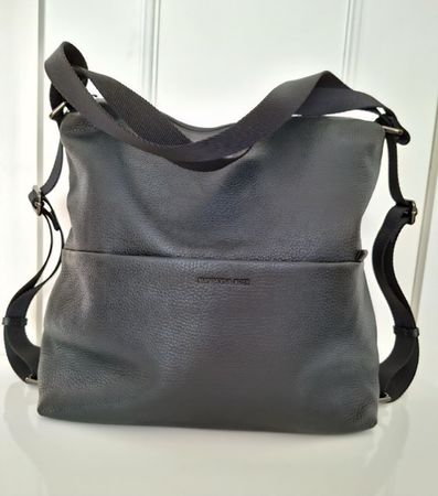 Mandarina Duck Sac convertible & sac à dos en cuir noir
