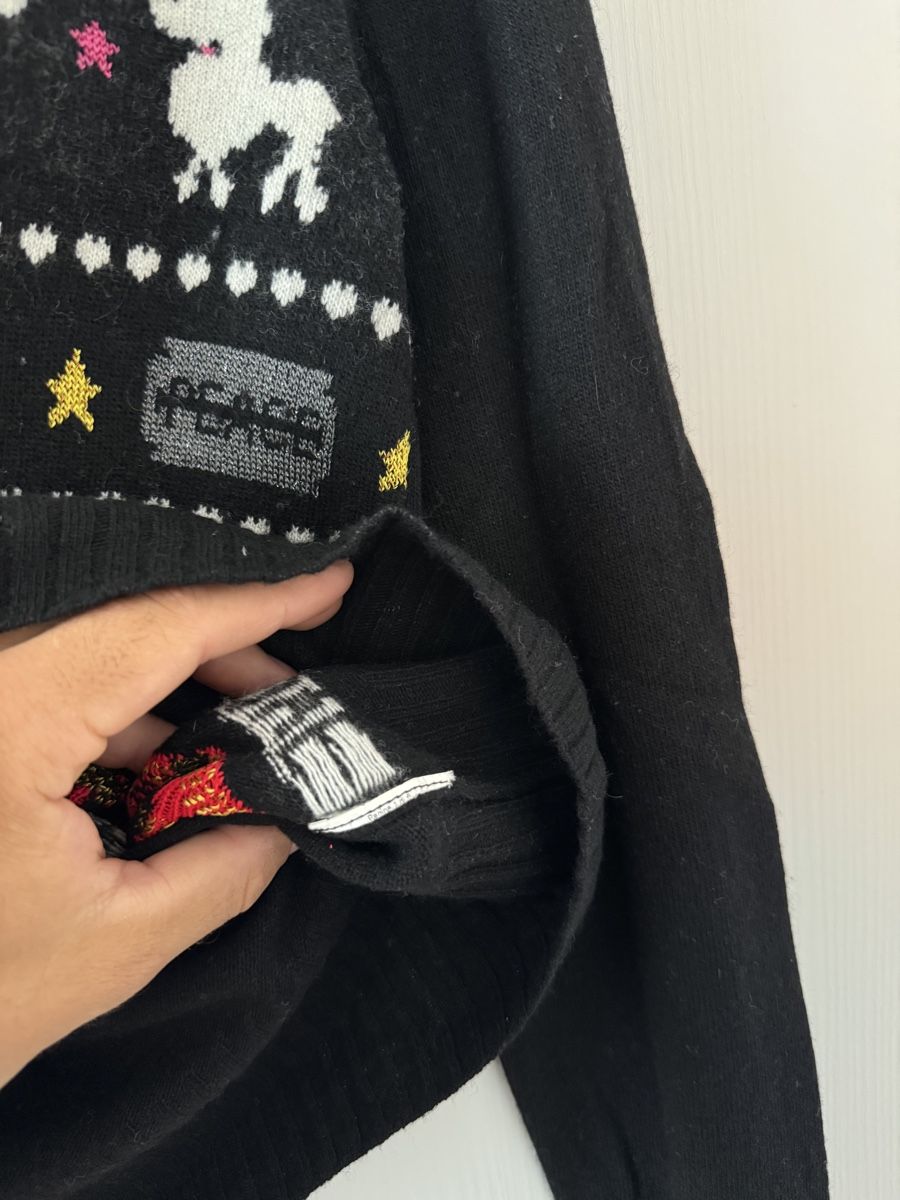 Moschino Pullover & Sweatshirts: Love Moschino schwarz Pullover mit Muster Damen – Gebraucht aus Wetzikon ZH von Jan_wojt 4