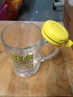 Bierkrug mit Spruch und Fahrradklingel gelb neu 