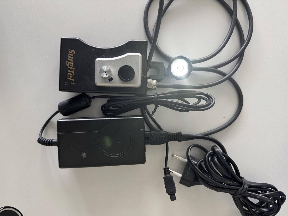 Lampade: SurgiTel Eclipse Lampe mit Ladegerät – Usato da Bettlach venduto da lailalaska