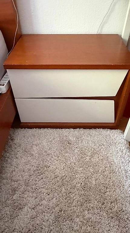 Comodini: Nachttisch 65x44.5cm Kirschholzoptik – Usato da Schliern b. Köniz venduto da gon_c2zq