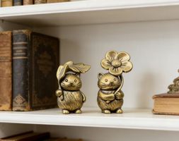 2er Set Vintage Messing-Katzenfiguren – Handarbeit mit Blatt